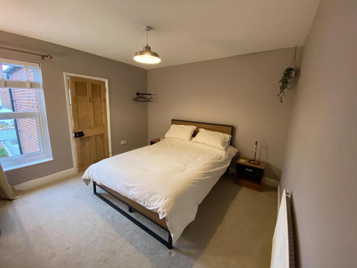 Luxurious 3 Bedroom House With Permit Parking Apartment Norwich